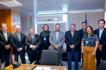 Comitiva da ABIPEM é recebida pelo ministro da Previdência Social, Carlos Lupi